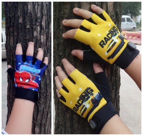 New Children‘s Half Finger Gloves Tactical Outdoor Fitness Cycling Sports Boys and Girls Elastic Breathable Spider-Man Open Finger