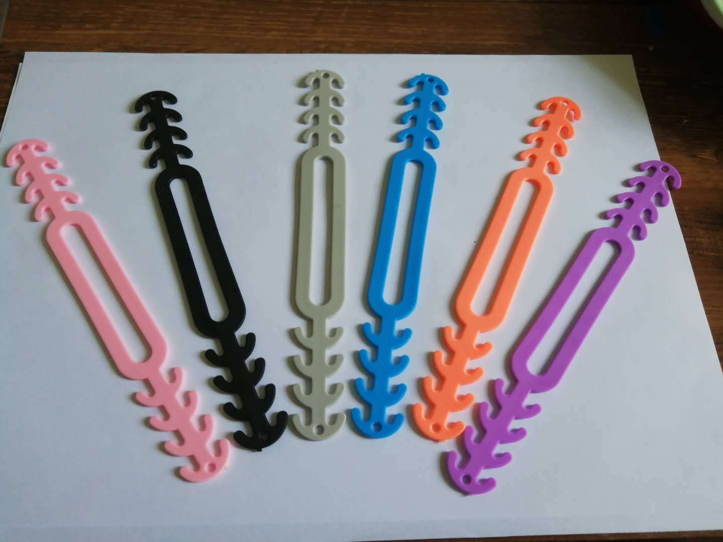 Wear mask with choke hook and ear buckle with ption. Wear ma...