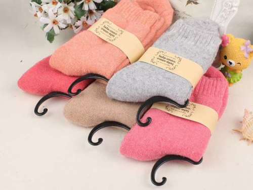 Autumn and Winter New Thickened Warm Socks Candy Color Angora Wool Full Brushed Women‘s Socks Factory Direct Sales