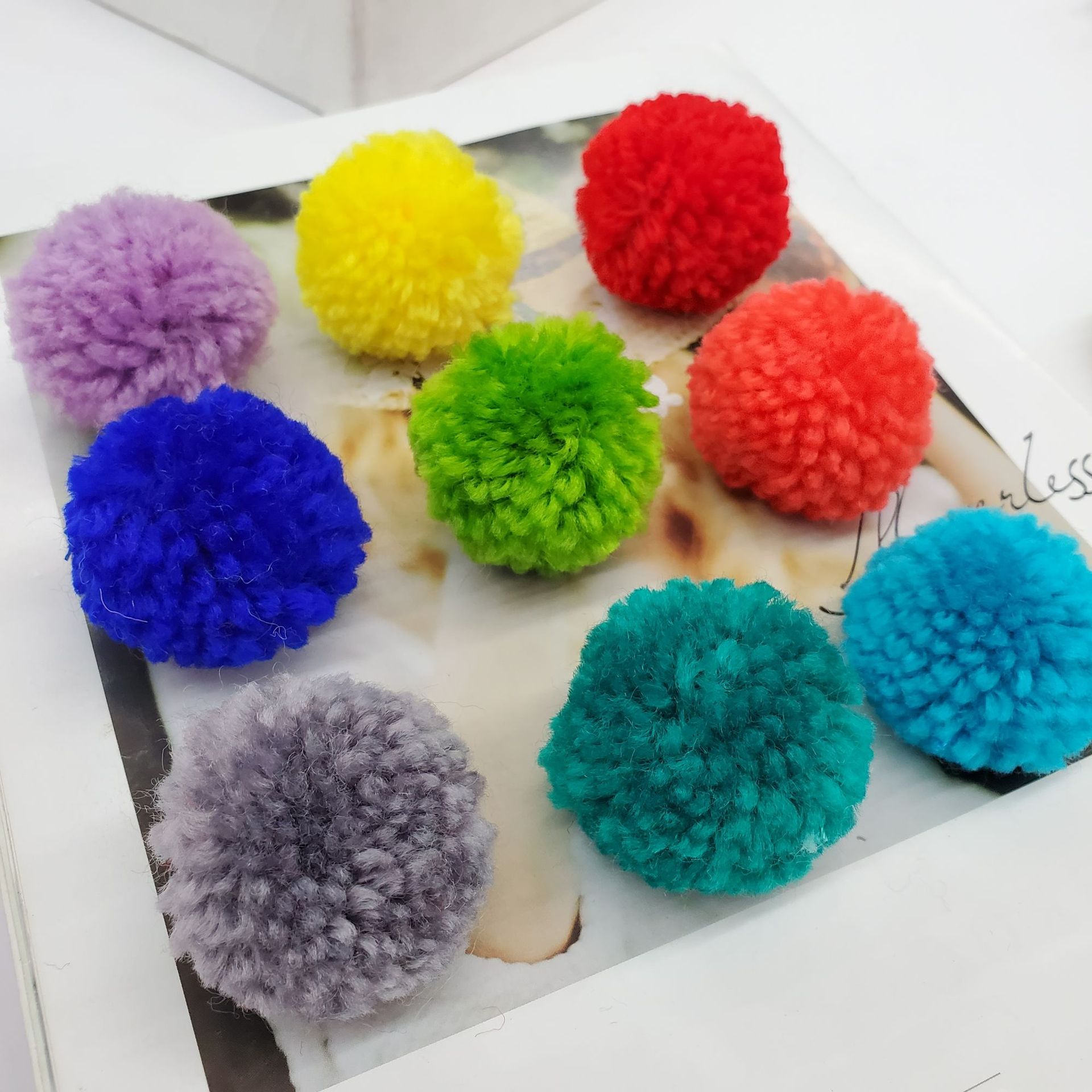 厂家直销涤纶彩色毛线毛球 diy毛球饰品配件 服装辅料毛线球定做