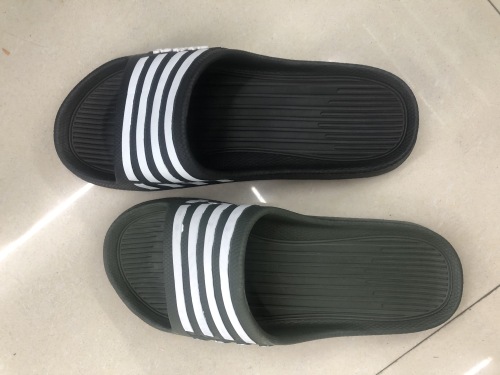 new men‘s slippers men‘s korean fashion personalized beach shoes men‘s casual non-slip sandals