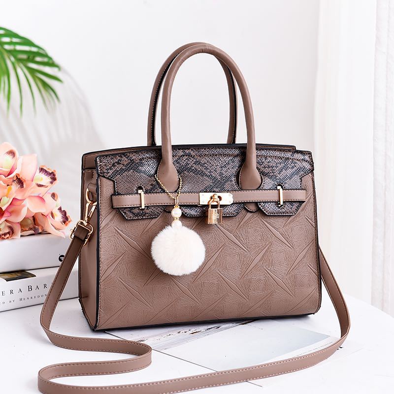 Trendy shoulder bags online 2020