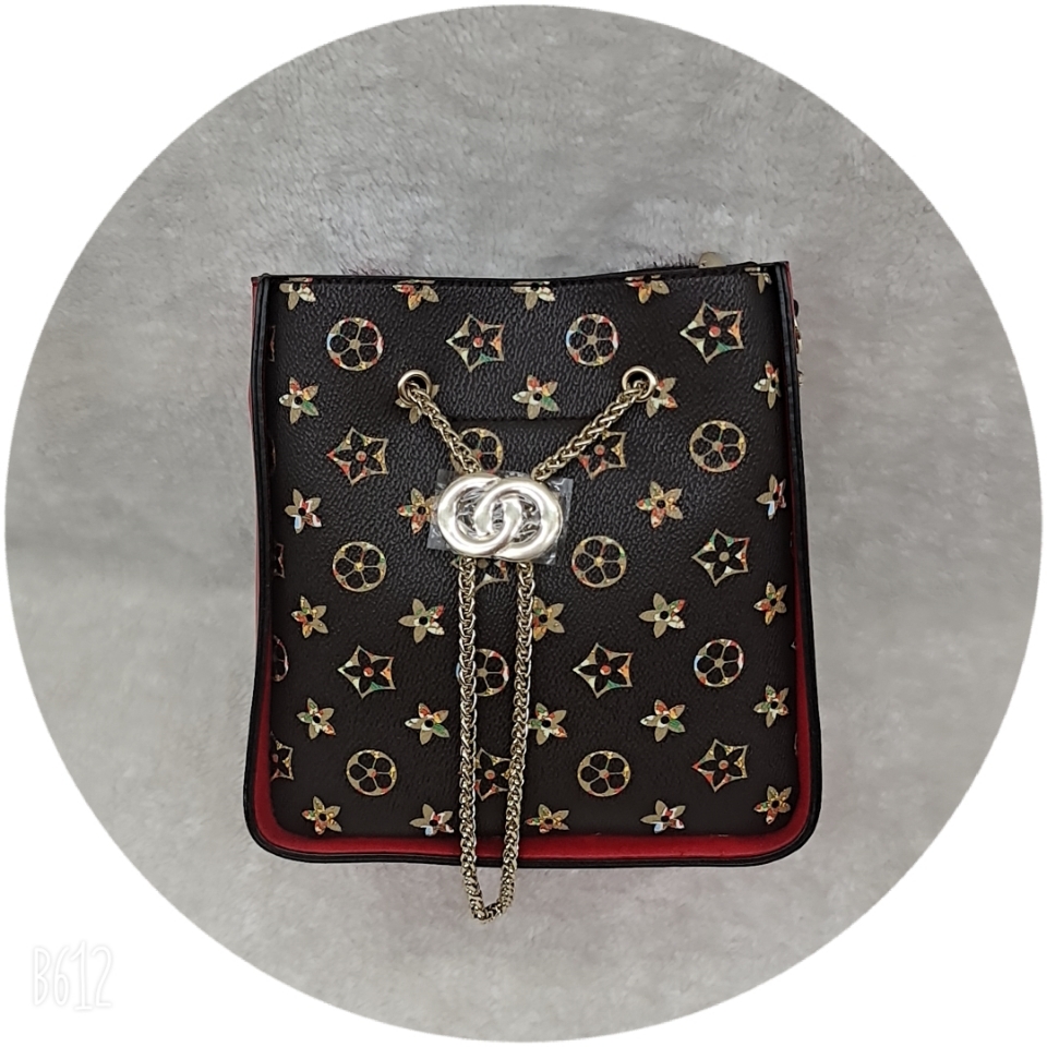 曼歌妮女包休闲时尚两用气质白搭女包_法国曼歌妮皮具_义乌购