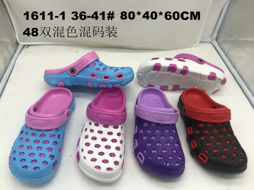 Factory Direct Sales Two-Tone Garden Slippers Hole Slippers Beach Slippers
