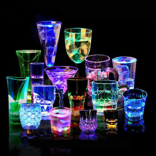 Pour Water Induction Led Cup Bar KTV Wedding Flash Pineapple Cup Handle Dragon-Pattern Cup Stall Supply Wholesale