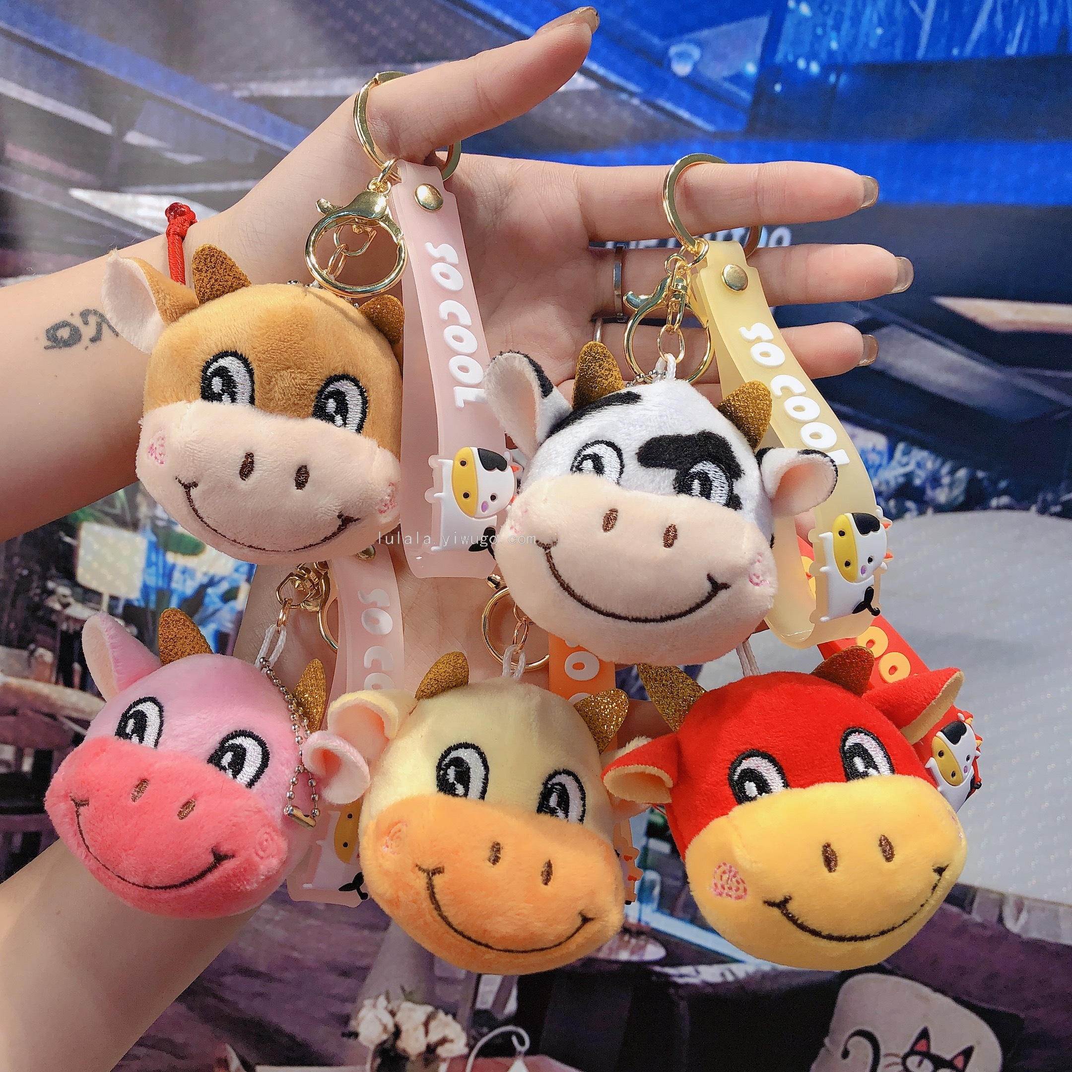 韩版创意卡通可爱牛头毛绒玩具钥匙扣学生书包挂件钥匙配件 礼物