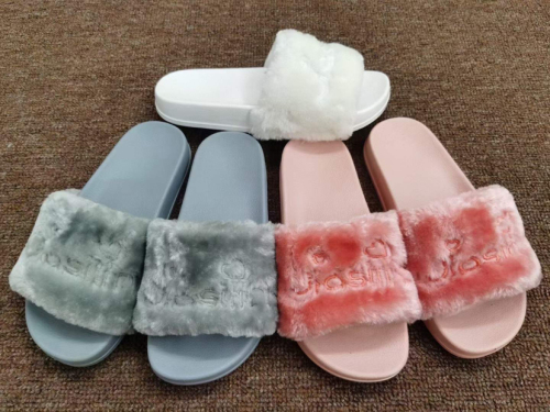 New Furry Shoes Women‘s Shoes 36-40 Three Colors Mixed Color Mixed Size Price 7.00
