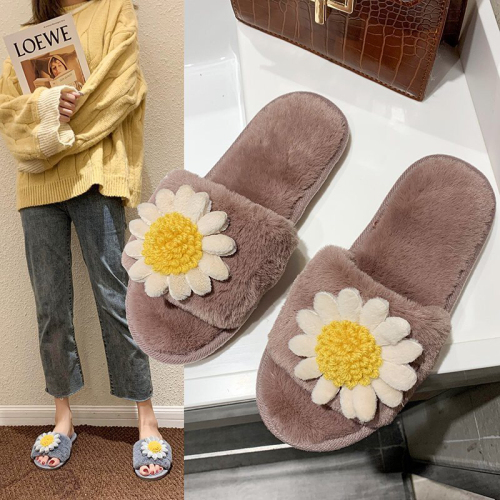 Autumn and Winter Plush Slippers Women‘s Outer Wear New Women‘s Shoes Fashion Flat Flip Flops Girl‘s Heart Plush Sunflower