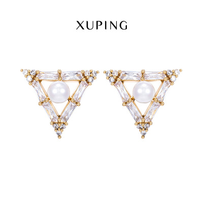 Xuping Jewelry 2021 New Japanese and Korean Temperamental Triangle Shell Beads Inlaid Zircon Ear Studs Source Manufacturer