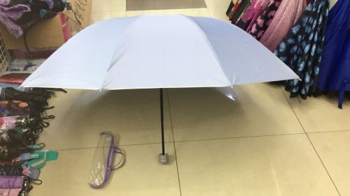 65cm 10-inch three-fold silver glue 6-color mixed stock processing sun-proof rain-proof umbrella zipper bag promotion price