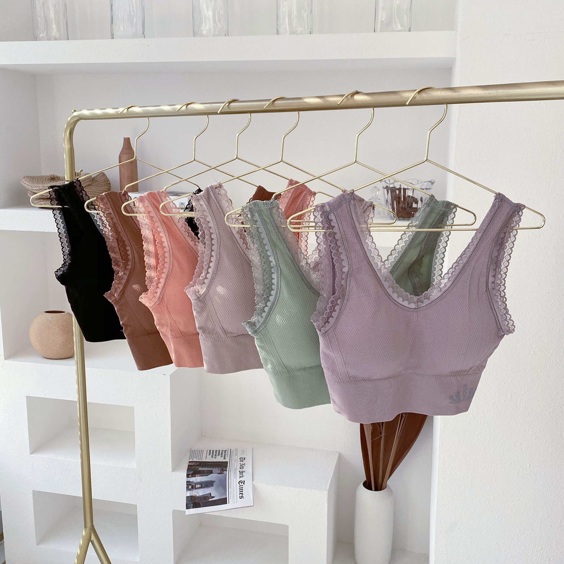 Popular Sports Vest Push-up Beauty Back V-neck Crown Sexy Lace Wrapped Chest Tube Top Wireless Women