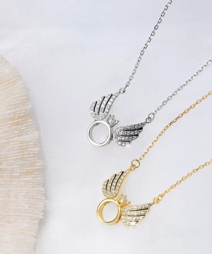 Moving Angel Wings Necklace Female Popular Net Red 14K Gold Niche Design Clavicle Chain Sweater Chain Girlfriend Gift