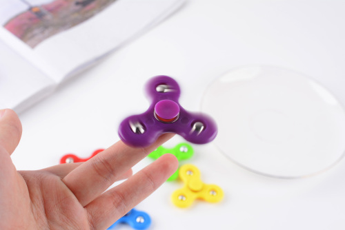 Factory Direct Fingertip Spinning Top children‘s Finger Toys Mini Three-Bead Gyro Decompression Toys Wholesale