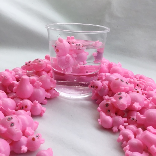 simulation pig water ball fish tank decoration floating on the surface of the water twisted egg accessories color plastic pink pig