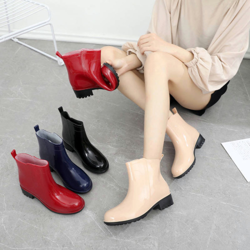 Spot Female PVC women‘s Rain Boots Origin Supply Fashion Martin Rain Boots Non-Slip Short Tube Car Wash Kitchen Shoes