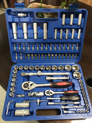 Automobile Repair Tool Kit 94-Piece Hardware Tools