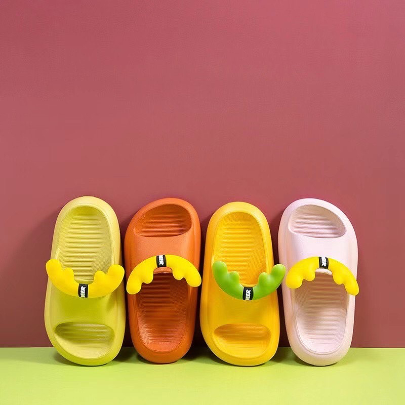 Children's Slippers Summer Boys' Deodorant Cute Deer Outdoor Slippers Non-Slip Soft Bottom