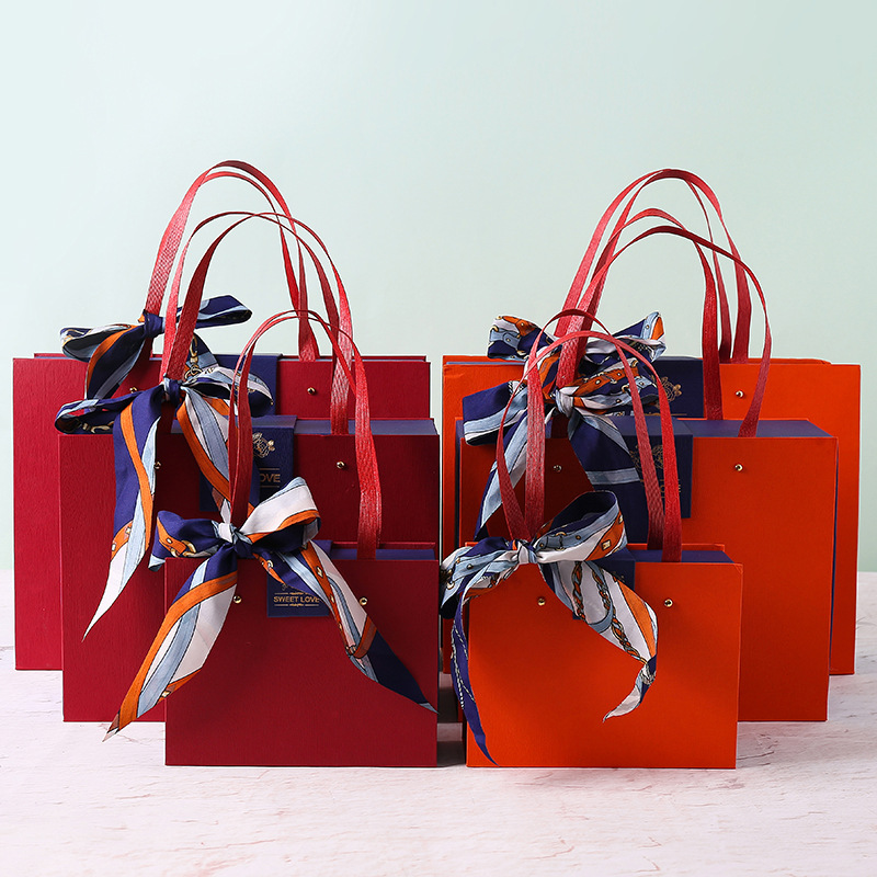 Valentine's Day Gift Box Customized Portable Bow Ribbon Gift Box Wedding Companion Hand Gift Bo