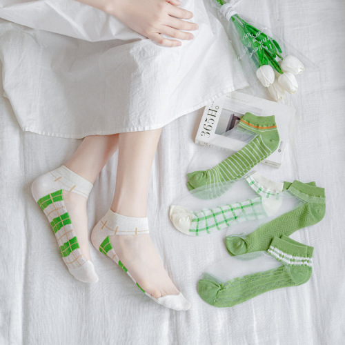 Socks Women‘s Summer New Fashion Glass Silk Plaid Striped Breathable Anti-Silk Invisible Socks Low-Cut Crystal Silk Boat Socks