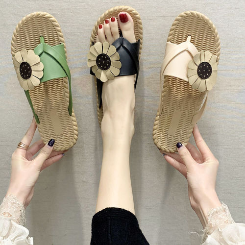 women‘s flip flops summer new korean style ins fashion sunflower students outdoor wear internet celebrity women‘s sandals wholesale
