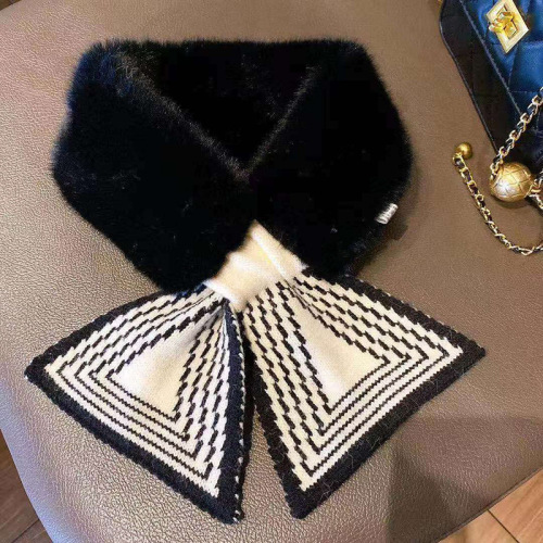 Imitation Rabbit Fur Collar Women‘s Autumn and Winter Warm Neck Protection Triangle Knitted Cross Plush Scarf Elegant Lady Collar