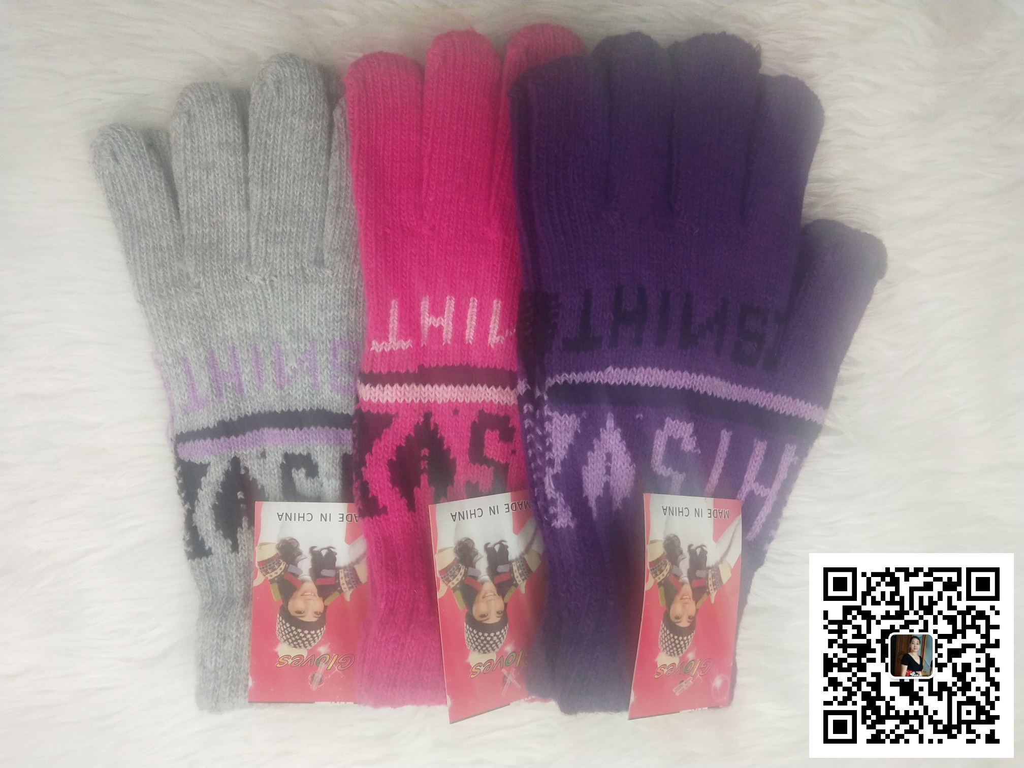 Women's Jacquard Character and Pattern Warm, Soft, Comfortable and Beautiful Full Finger Gloves