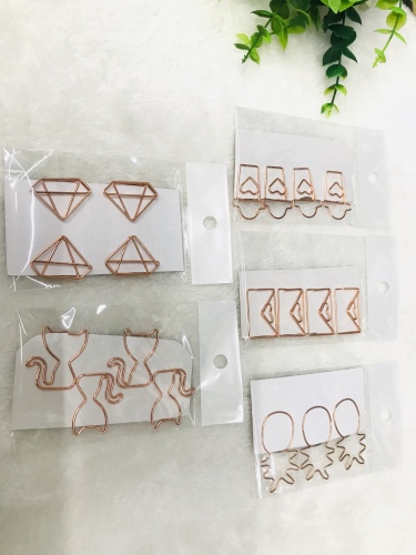 2 yuan store wholesale 4/3 special-shaped bookmark paper clip pin paper clip stationery store supermarket supply wholesale