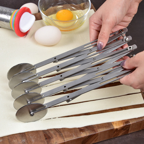 Stainless Steel Lace Pizza Multi-Wheel Knife Baking Tool Pizza Cutter Cake Creative Cake Knife