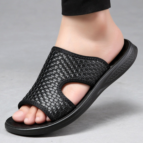 Men‘s Slippers Summer 202 New Word Soft Bottom Personalized Sandals Non Slip Outdoor Beach Summer Leisure Sandals