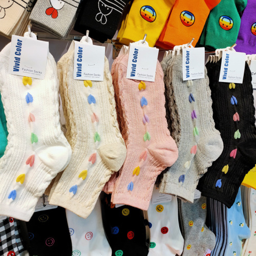 Love Socks Korean Spring and Summer New Women‘s Sweet Small Peach Heart Socks Japanese Embossed Twist Combed Cotton Mid-Calf 
