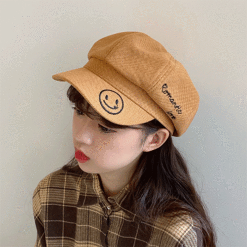 octagonal hat autumn and winter korean japanese letter peaked ins beret hat women‘s net red style smiley face embroidery