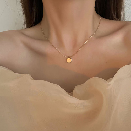 Light luxury Niche Square Shell Necklace Women‘s Summer Design Versatile Simple Clavicle Chain Ins Cold Style Accessories