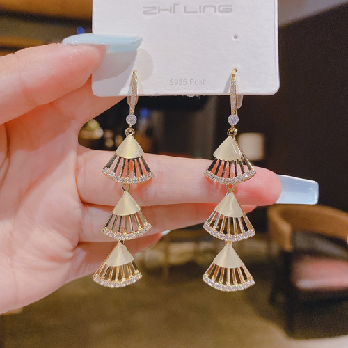 korean dongdaemun ins trendy retro small skirt temperamental tassels earrings female opal earrings