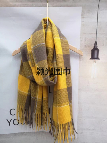 European and American Fashion Soft， Delicate， Comfortable and Breathable Casual Trend Two-Color Square Plaid Scarf Shawl