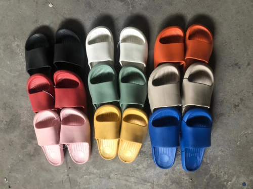 factory direct sale hot slippers in stock 36-45