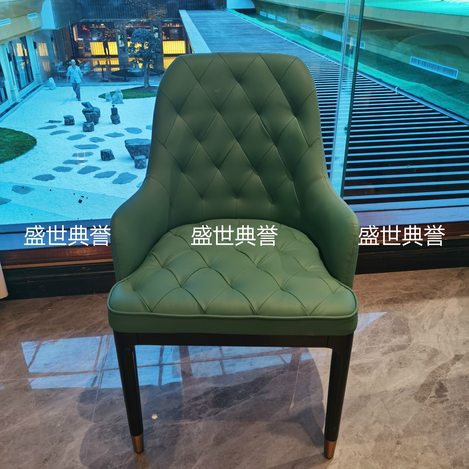 宁波海鲜餐厅实木桌椅明档餐厅豪华包厢实木椅酒店现代轻奢宾利椅