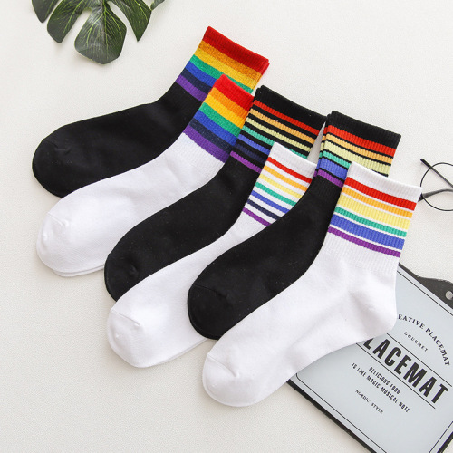 Autumn and Winter Women‘s Socks Black White Gray Rainbow Striped Mid-Calf Socks Cotton Fashion Women‘s Socks Korean Candy Color Japanese Style
