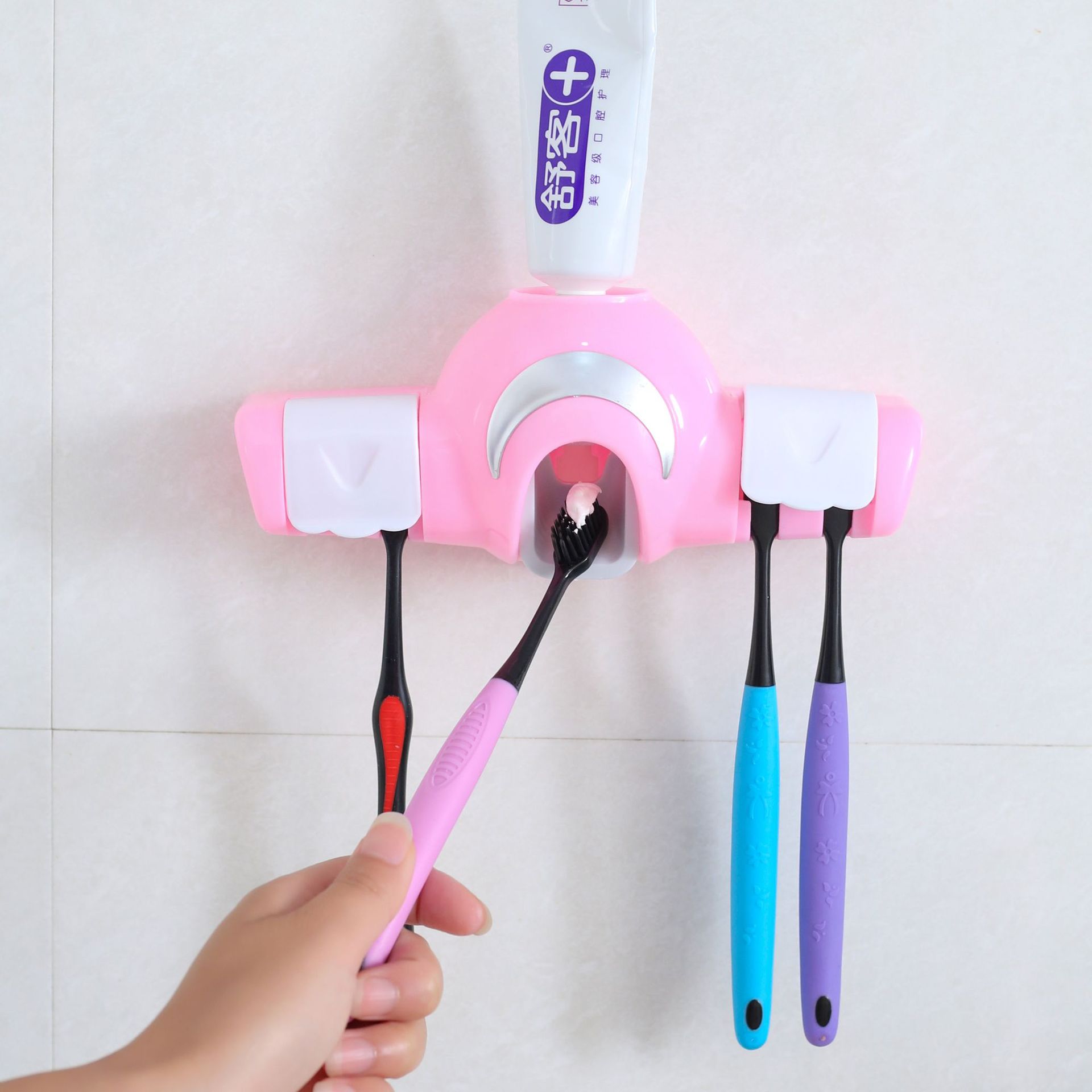 L80全自动挤牙膏器套装壁挂牙刷架牙膏架吸壁式懒人牙膏挤压器