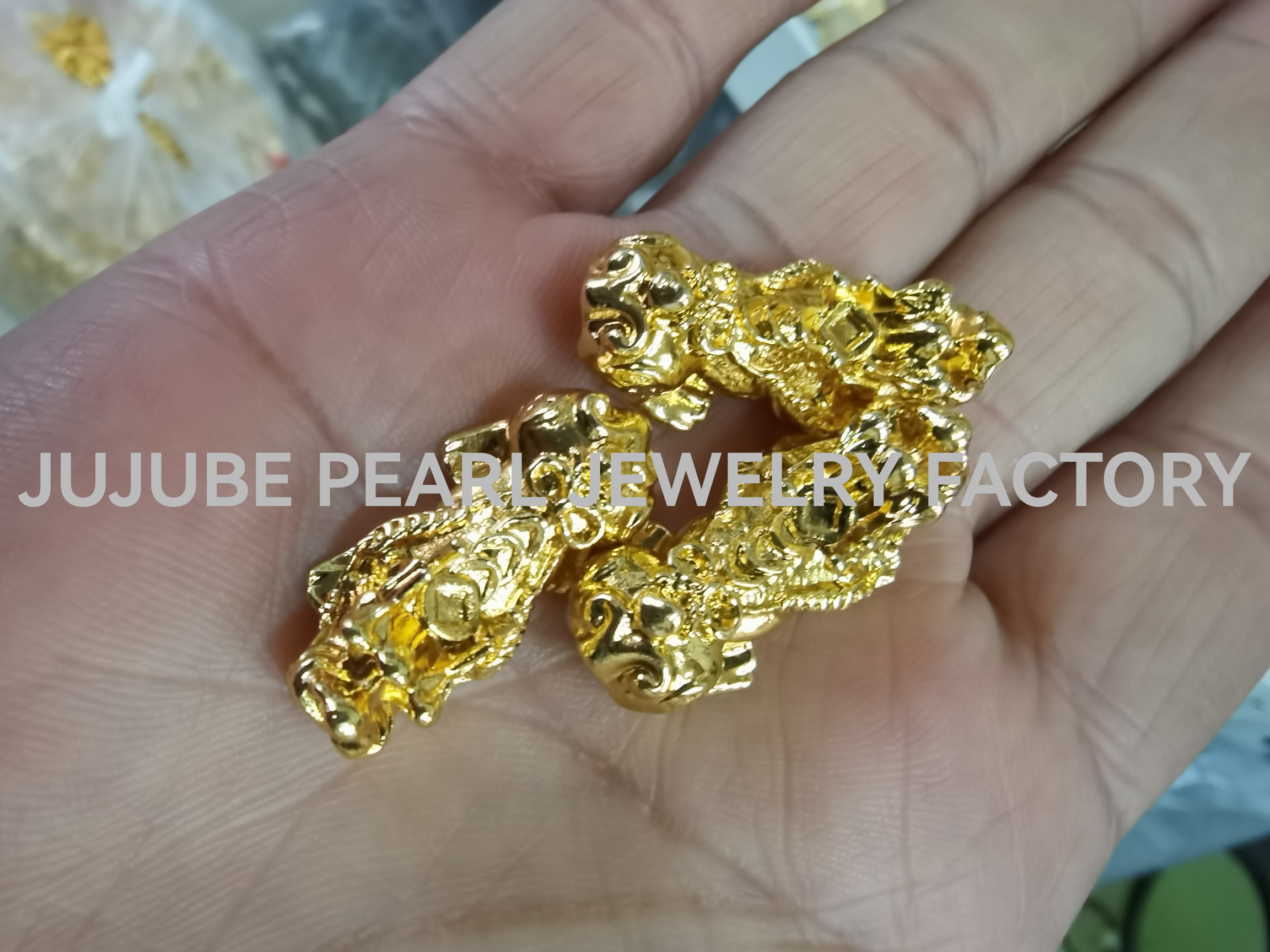 Gold leather repair dragonshaped alloy leather repair goldplated colorpreserving dragon bracelet accessories