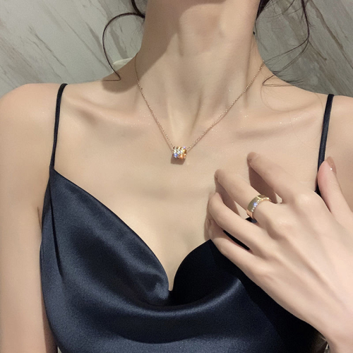 High-Grade Small Waist Pendant Necklace Female Popular Net Red Ins Cold Wind Neck Titanium Steel Ornament Colorfast Clavicle Chain