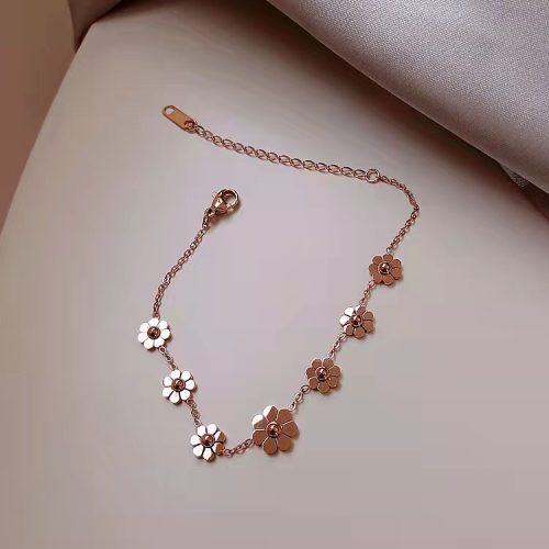 Korean Style Fresh Seven Flowers Little Daisy Bracelet Female Fashion Titanium Steel 18K Rose Gold Flower Hand Jewelry