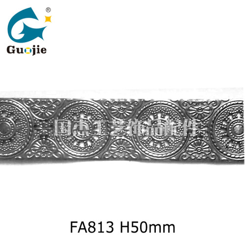 Fa813 Carved Lace Arabic Style Cake Stand Plate Flower Stand Wrought Iron Candlestick Metal Lace Decoration