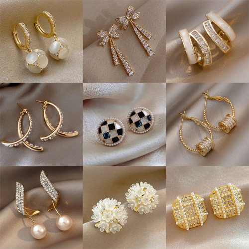 S925 Silver Needle Elegant High-Grade Earrings Women‘s Retro Design Pearl Earrings Online Popular Ear Jewelry Wholesale