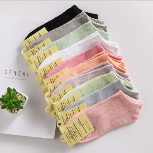 Adult Colored Cotton Women‘s Boat Socks Candy Women‘s Socks Solid Color Casual Female Cotton Socks Low Top Socks One Piece