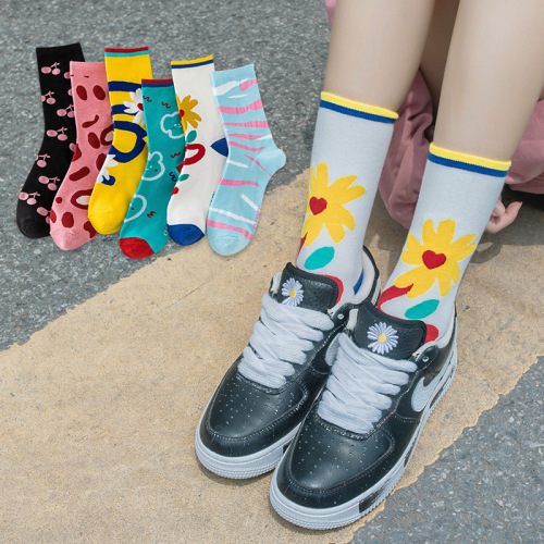 Autumn and Winter Socks Women‘s Mid-Calf Length Socks Japanese Xinjiang Cotton Daisy Stockings Ins Tide Breathable Color Matching Women‘s Cotton Socks 
