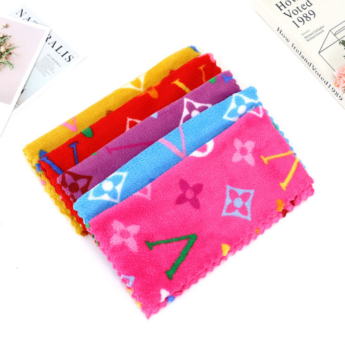 Children‘s Face Washing Kindergarten Small Square Towel Coral Fleece Baby Soft Towel Thickened High-Density Household Cartoon Pattern 