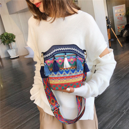 Ethnic Style Women Bag Fashion Woven Shoulder Bag Trend Crossbody Bucket Bag Female Niche Bag Wholesale