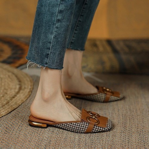 Retro Closed Toe Half Slippers 2022 Spring and Summer New Fashion Korean Style Metal Buckle Heel-Free Muller Sandals for Women