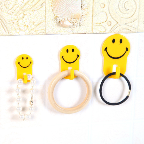 sticky hook plastic hook smiley face （3 pack） clothes hook kitchen bathroom tile small hook wholesale