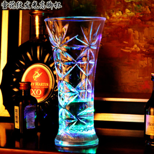 Induction Water Cup Colorful Pouring Water Will Brighten Juice Snowflake Cup LED Luminous Beer Cup Wedding Bar Gift Batch